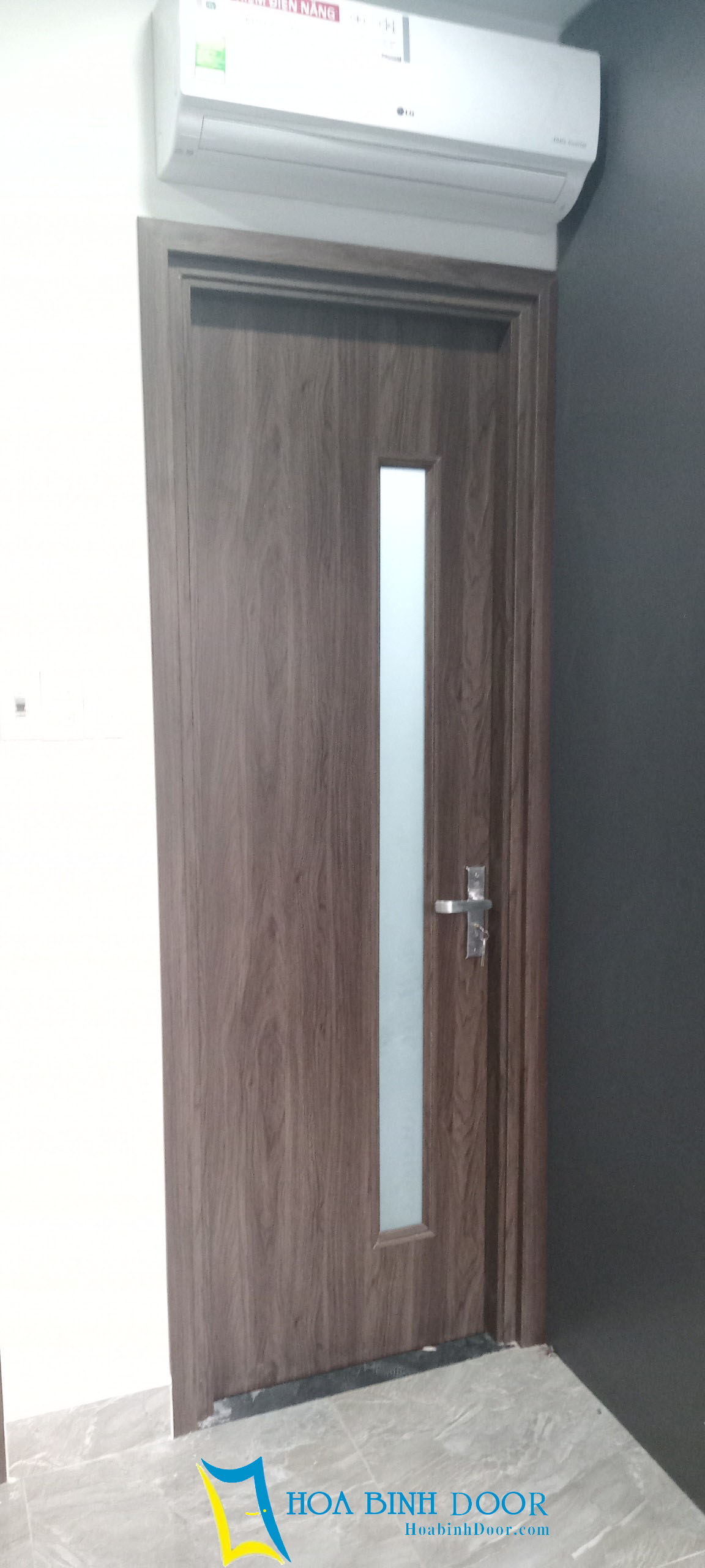 Nội, ngoại thất: cửa nhựa gỗ composite Z3414084329282_aec440ae250be437ae30b7a882e19721