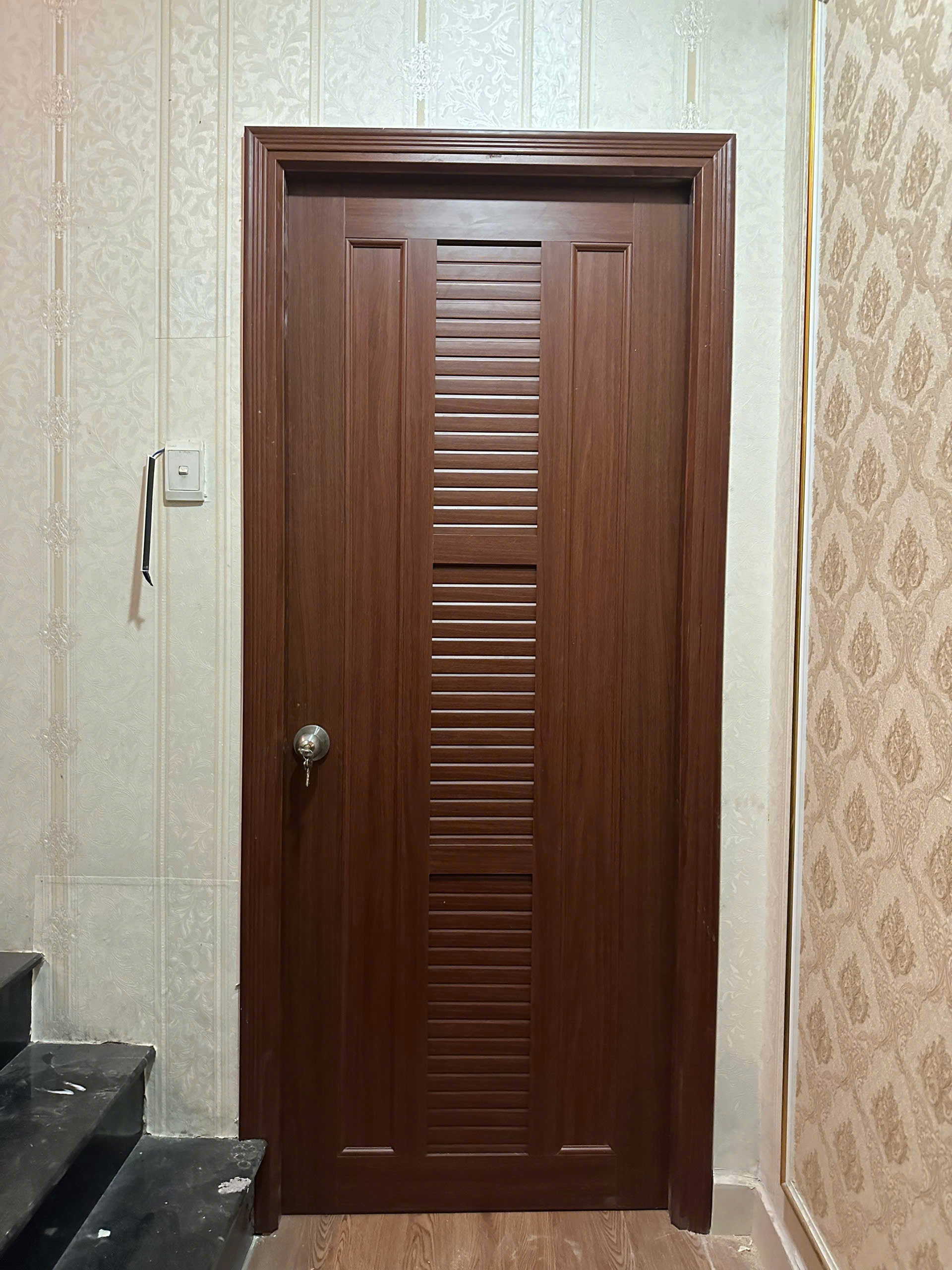 Cửa nhựa gỗ Đài Loan tại quận 4