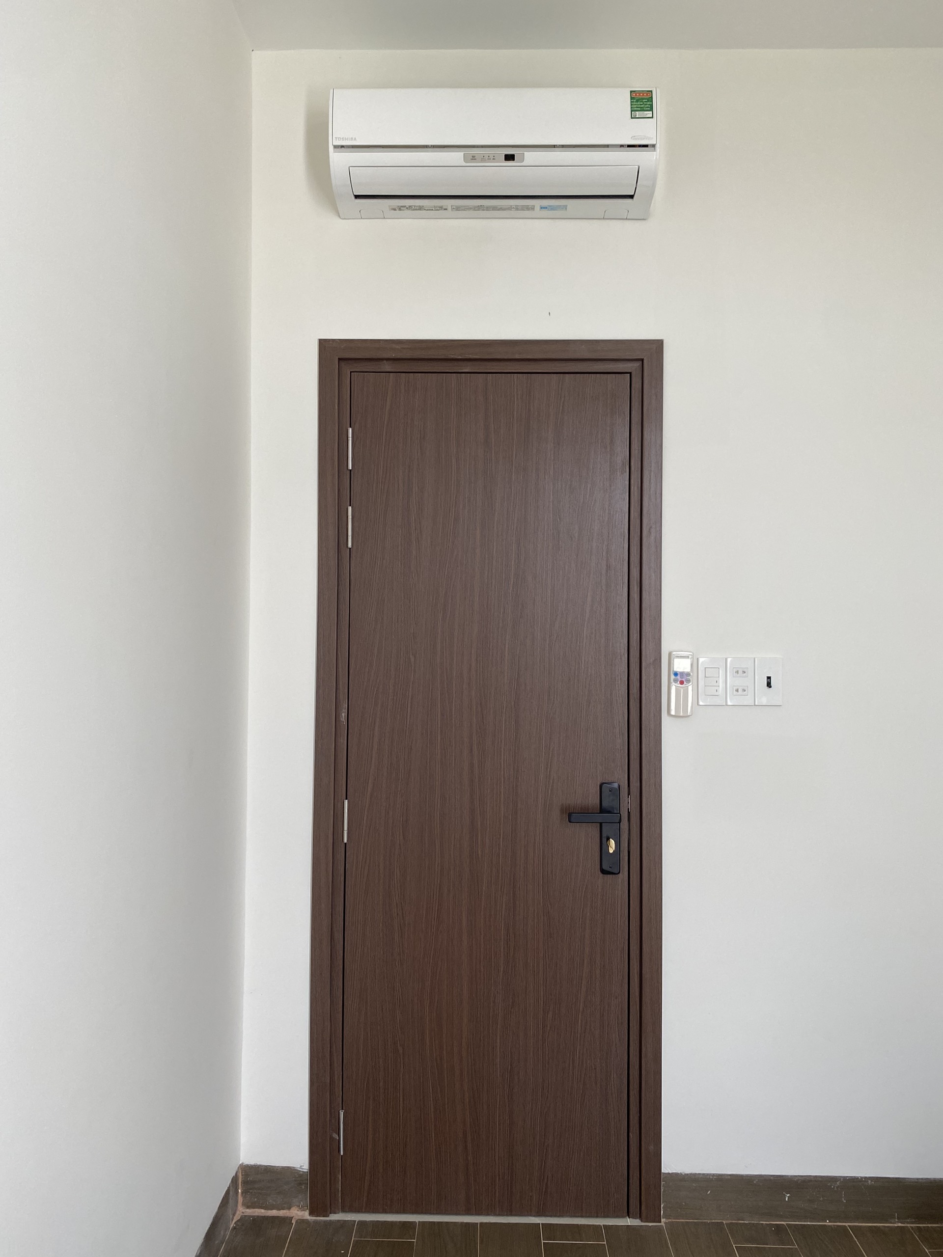 Cửa nhựa gỗ composite tại Gò Vấp