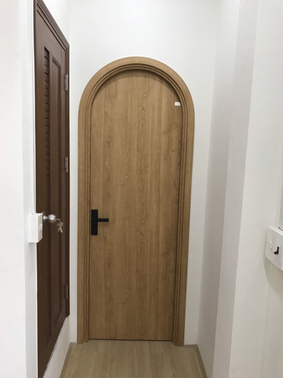 Cửa vòm nhựa composite giá rẻ