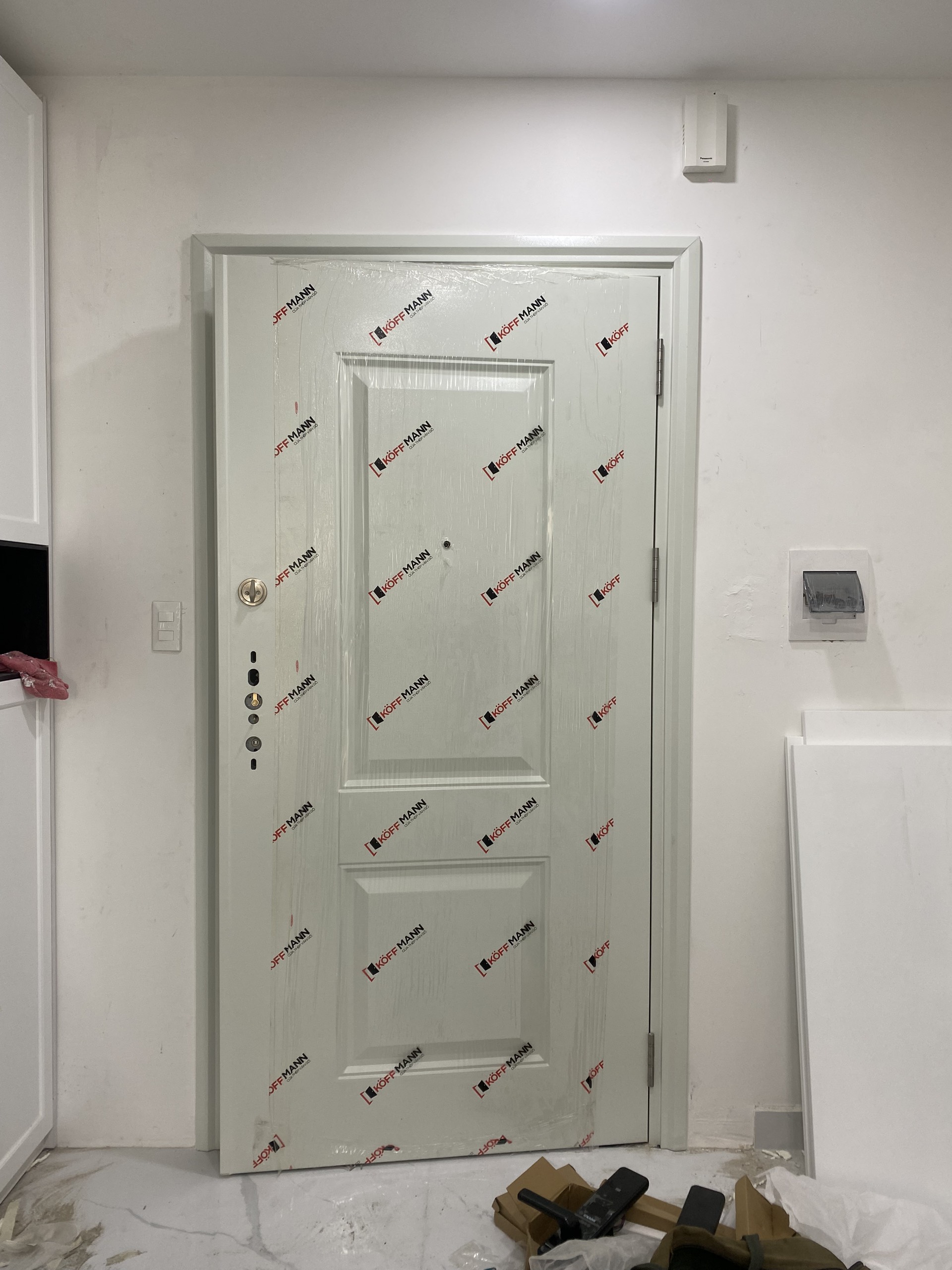 Cấu tạo cửa thép vân gỗ TP.HCM