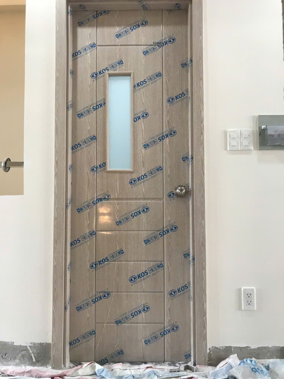 Cửa nhựa abs hàn quốc tại quận 4