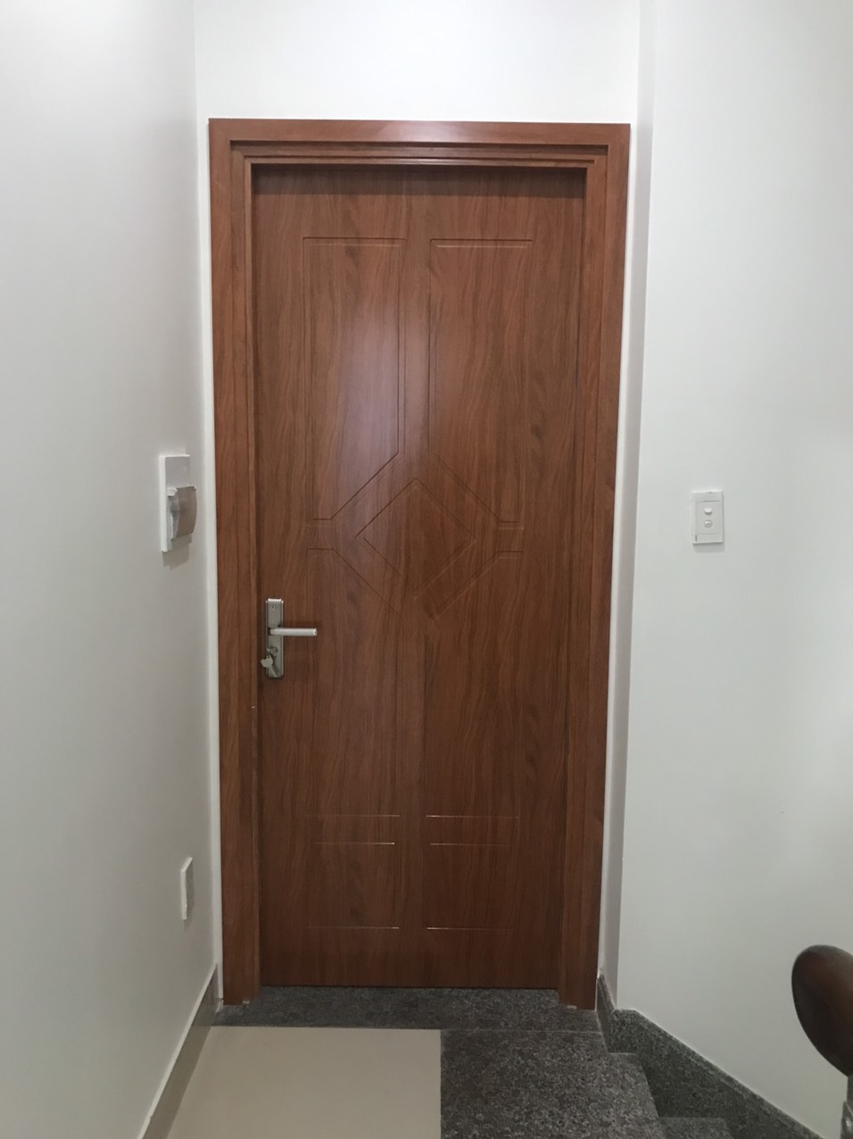 Cửa nhựa composite giá rẻ liệu có tốt không?