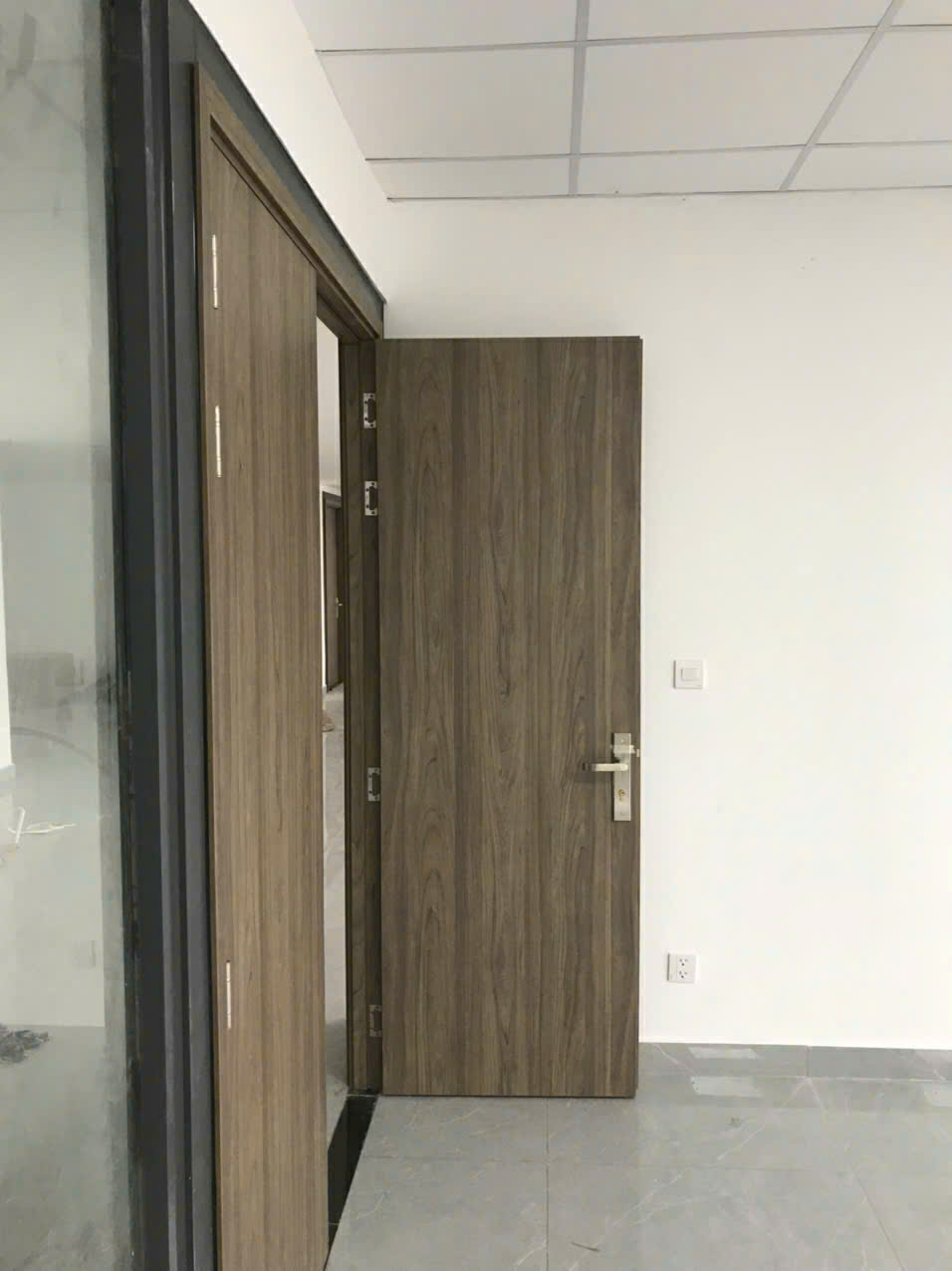 Cửa gỗ công nghiệp MDF tại Tân Bình