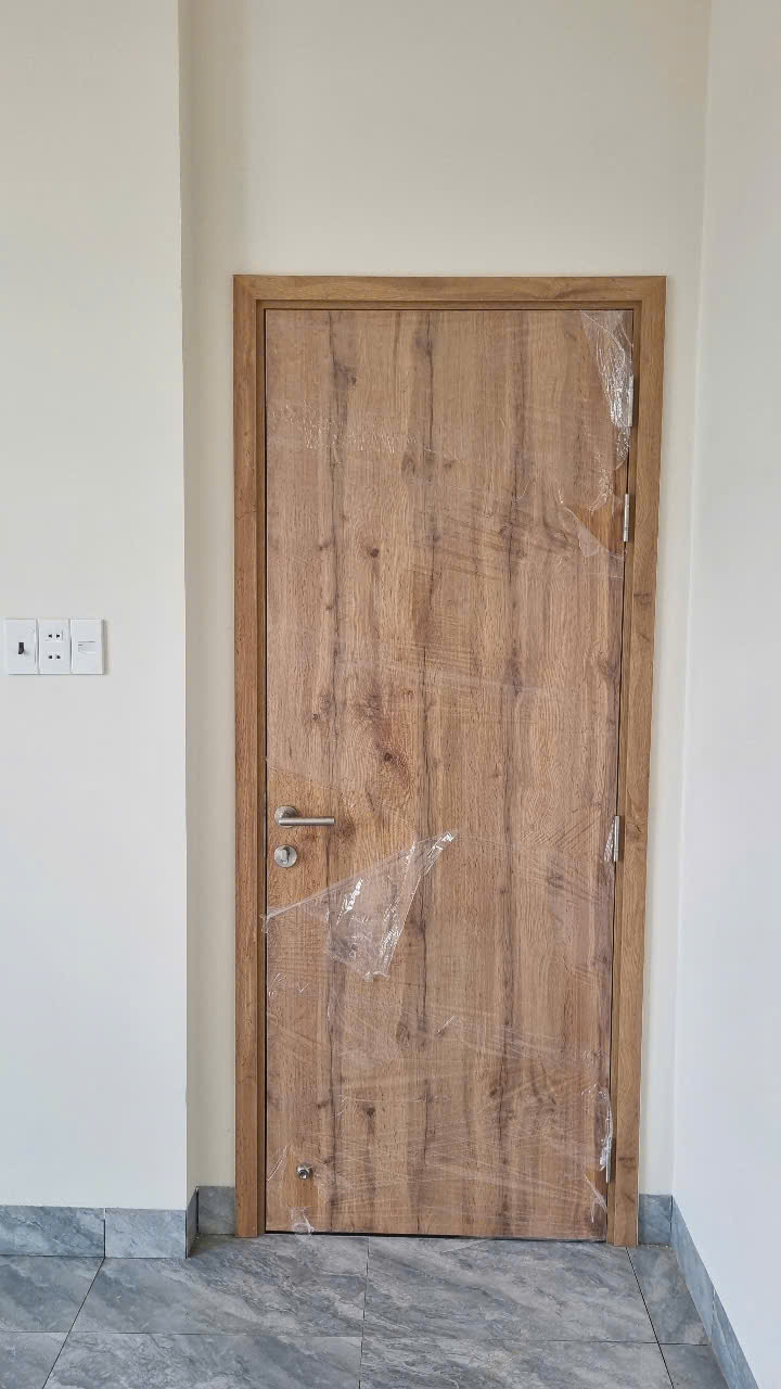 Cửa gỗ công nghiệp MDF tại Tân Bình