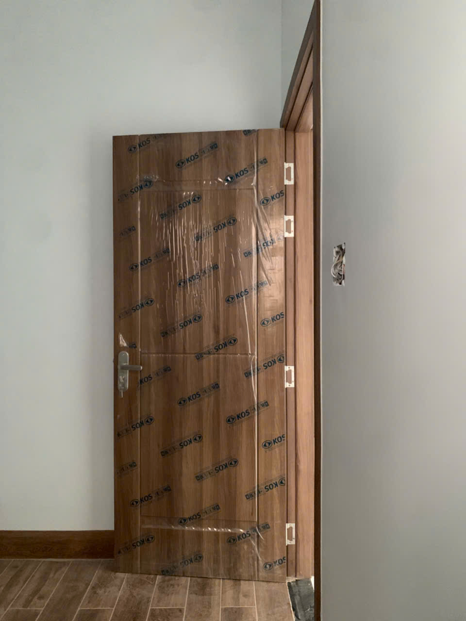 Cửa nhựa abs chính hãng kos