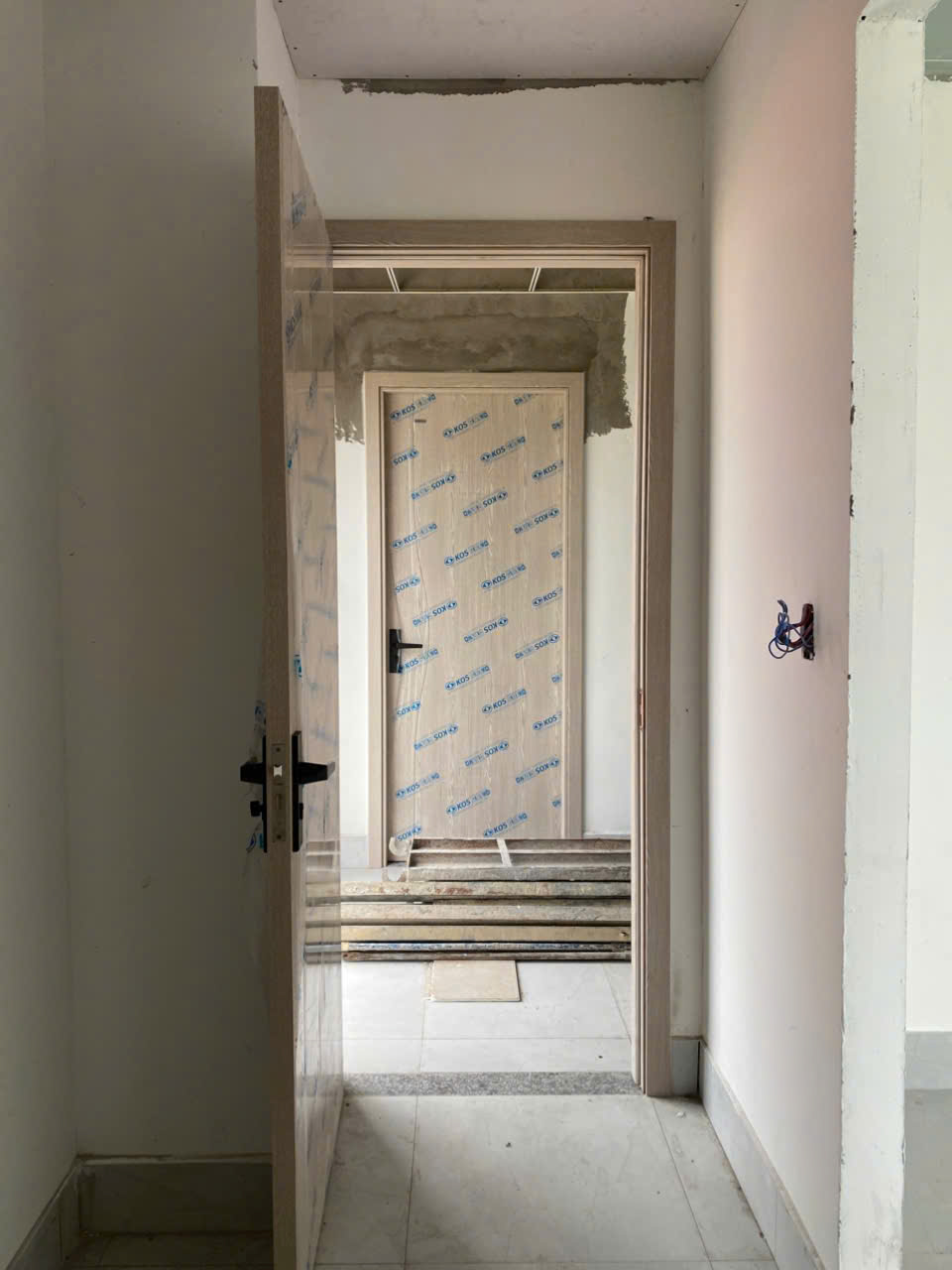Cửa nhựa abs tại Tân Uyên