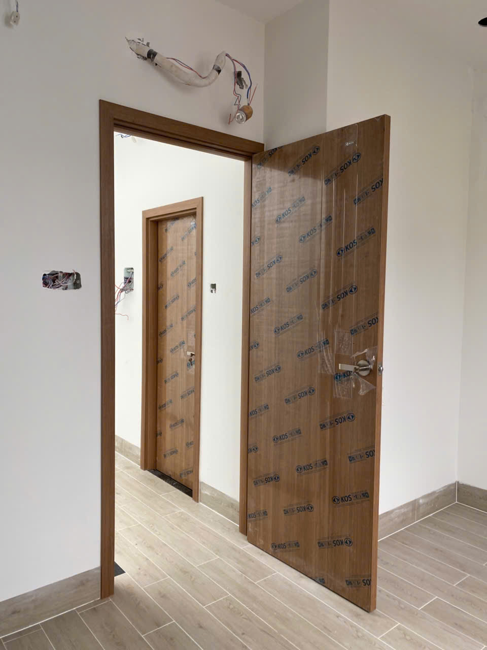 Cửa nhựa abs tại Tân Uyên