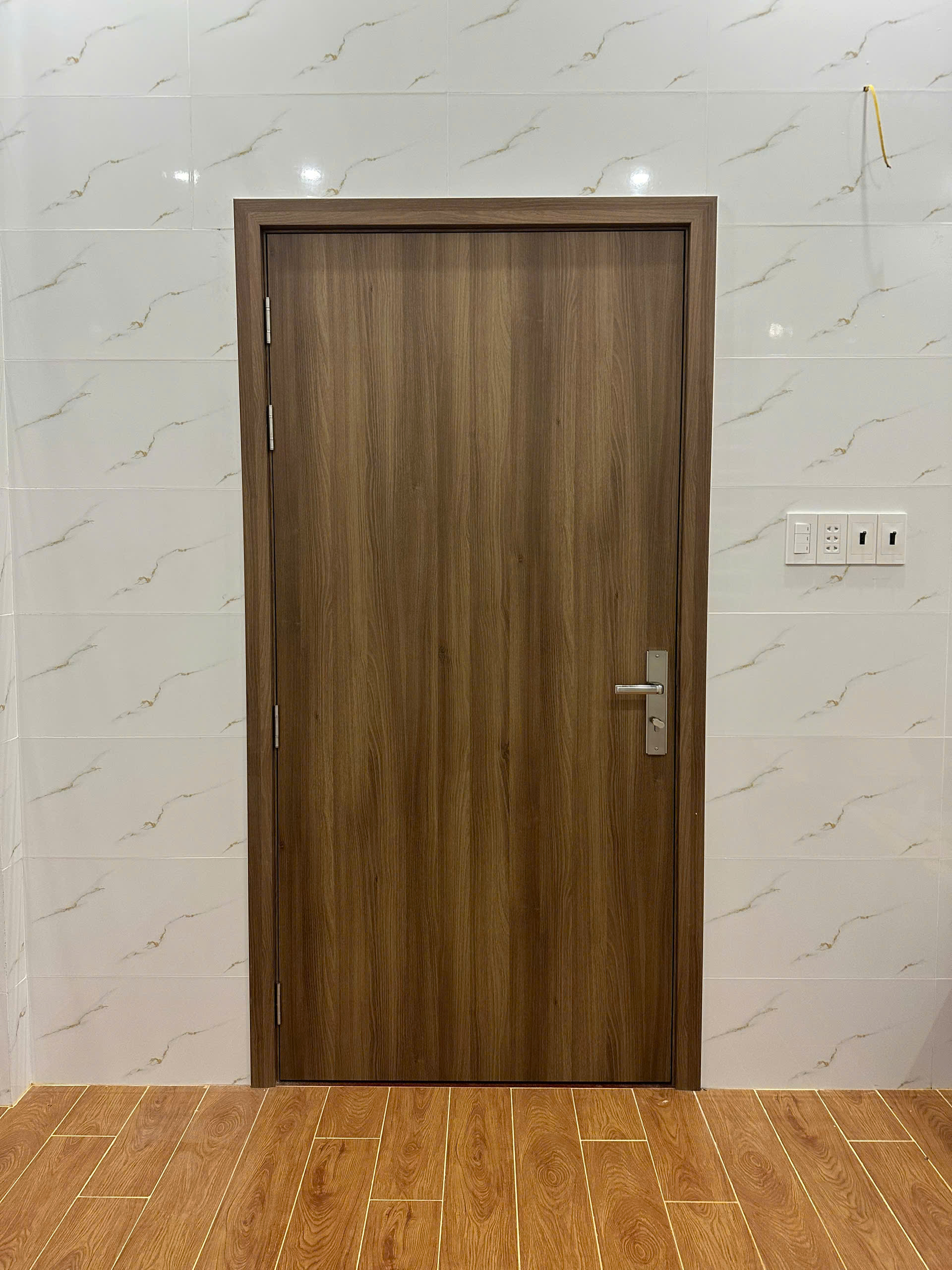 Cửa nhựa abs chính hãng kos